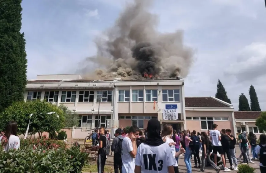 Mali maturanti zapalili krov škole dok su slavili kraj školovanja (VIDEO)