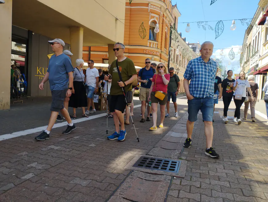 Turisti i ekskurzije preplavili Banja Luku (FOTO)