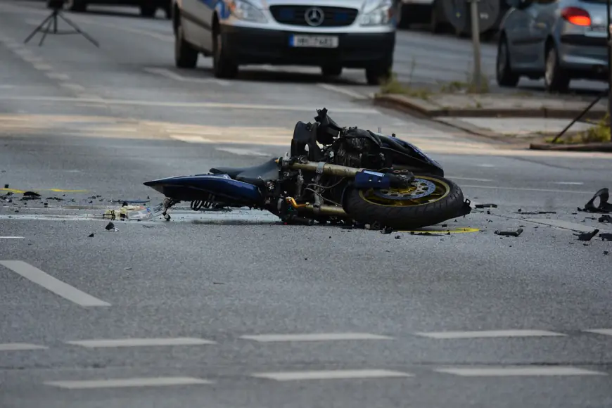 Saobraćaj potpuno obustavljen: Teška nesreća kod Laktaša, poginuo motociklista