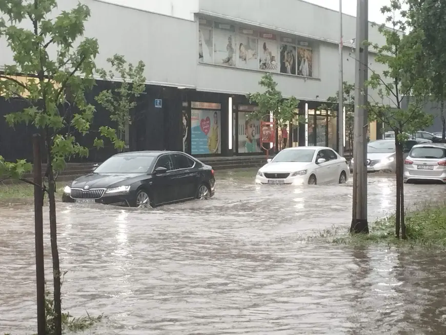 Vandredna situacija! Poplave u Banja Luci (FOTO)