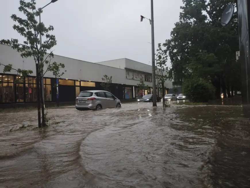 Vandredna situacija! Poplave u Banja Luci (FOTO)